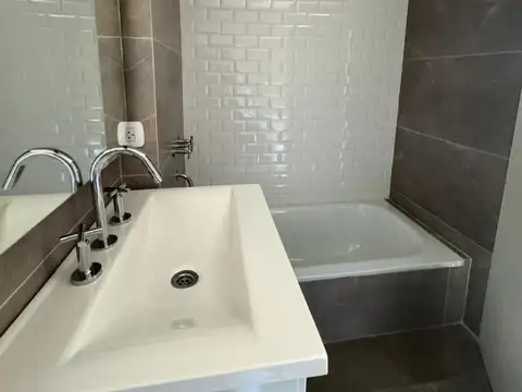 Venta piso de 3 Amb a Estrenar c/ 2 cocheras! Haedo Sur