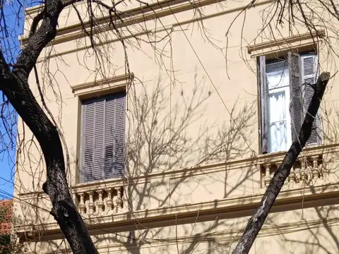 Tarija 3400, Piso PB
