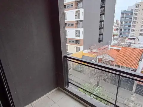 Departamento en Alquiler en Caseros, $ 650.000