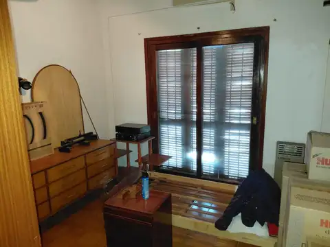 Casa 6 ambientes con 2 baños
