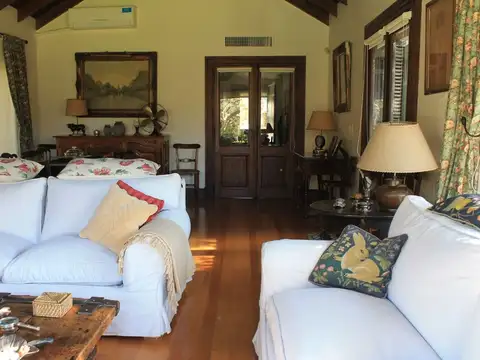 Casa 5 ambientes con 3 baños