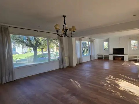 Casa 7 ambientes con 3 baños