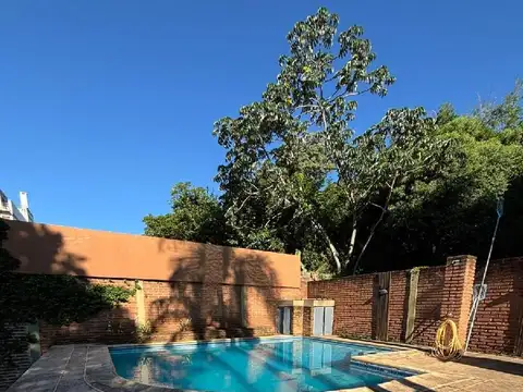 CF1216 - CASA - 3 DORMITORIOS - AV. ALEM Y LAVALLE