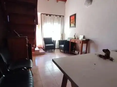 Casa 2 ambientes con 1 baño