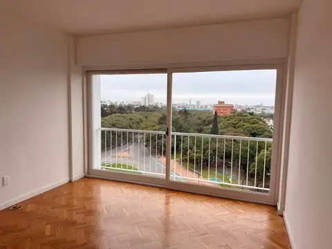 Departamento 8 ambientes con 3 baños
