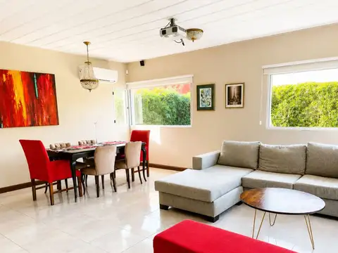 Casa en Venta en Presidente Derqui, USD 215.000