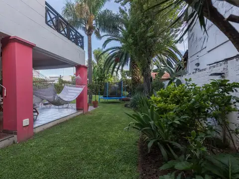 Casa 7 ambientes con 6 baños