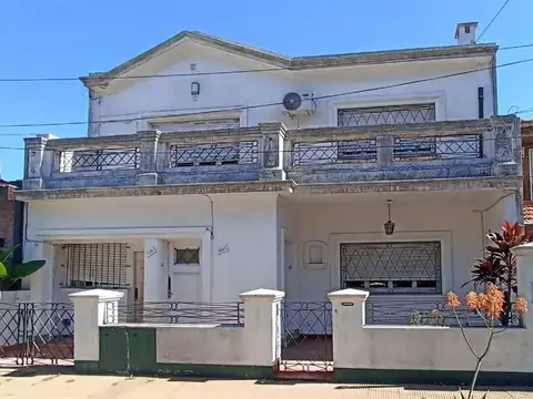 CASA PH 1° Piso 3 AMB VENTA OLIVOS TERRAZA BALCON