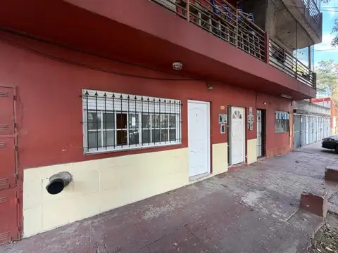 PH de 2 ambientes con jardín en Planta Baja