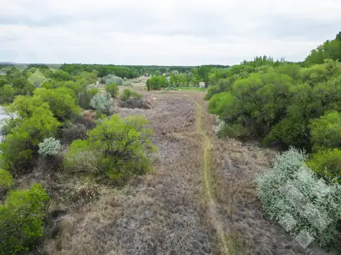 Lote exclusivo con costa de laguna | 8.091 m² en Plottier