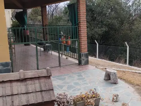 Casa en Venta con 3 cocheras