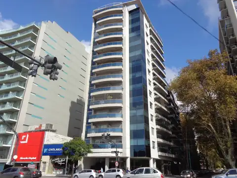 2 amb. frente con balcón. Categoria Full Amenities