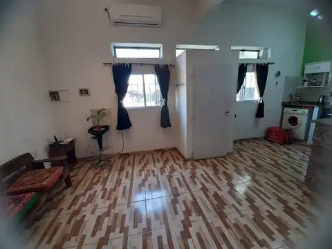 VENTA PH AL FRENTE MONOAMBIENTE MORON SUR