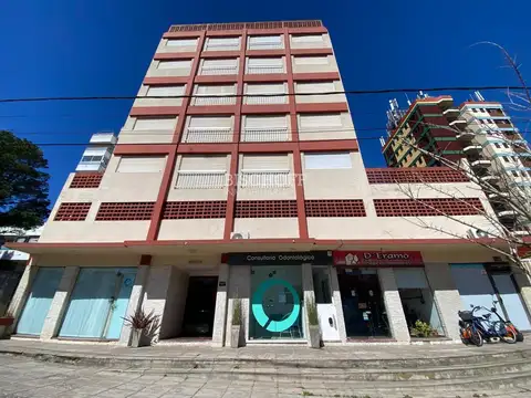 DEPARTAMENTO DE 2 AMBIENTES CON COCHERA, NORTE GESELL