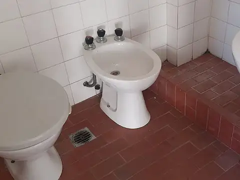 Venta monoambiente frente a Est. Sarandí