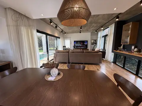 Casa en alquiler – Barrio Arenas del Sur