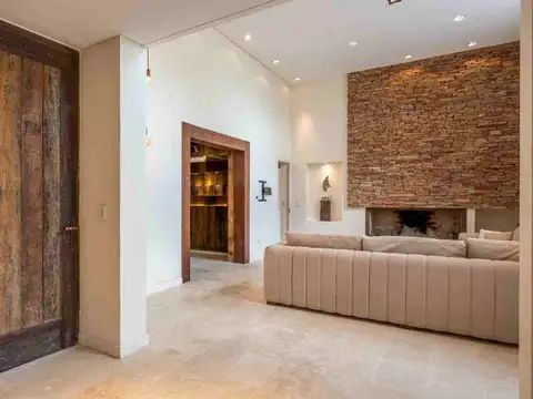 Casa en Alquiler de 5 dormitorios