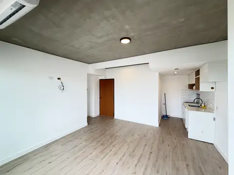 Ramon Falcon 3300, Piso 8