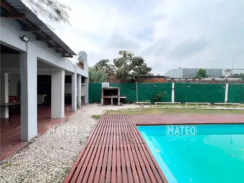 Casa en Venta con 3 cocheras