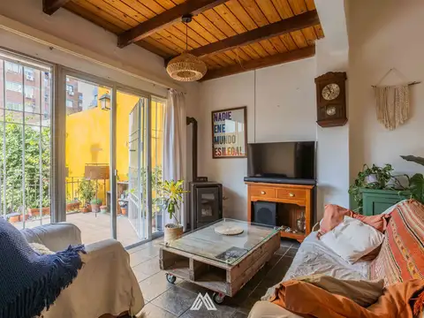 Casa 8 ambientes con 5 baños