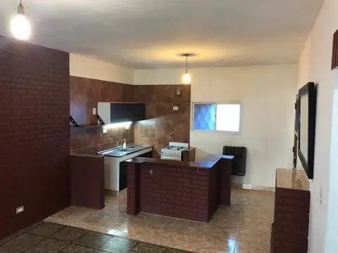 Pizarro 100, Piso 1