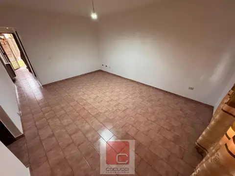 Casa en Alquiler con 1 cochera