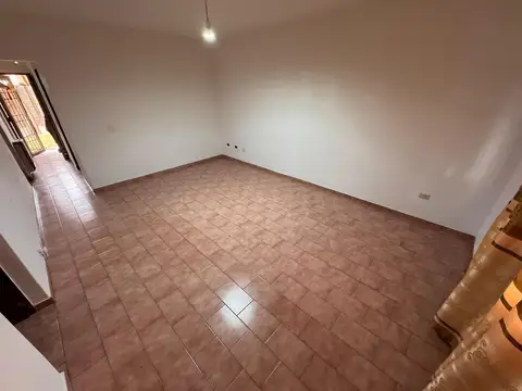 Casa en Alquiler con 1 cochera