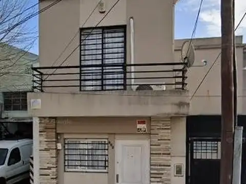 Duplex 3 Ambientes en Alquiler, excelente ubicacion de Quilmes Oeste ..  