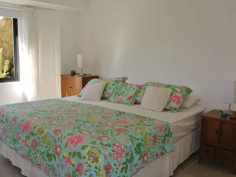 Departamento en Alquiler Temporal con 1 cocheras
