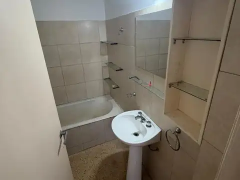 Depto Tipo Casa en Alquiler 50 años