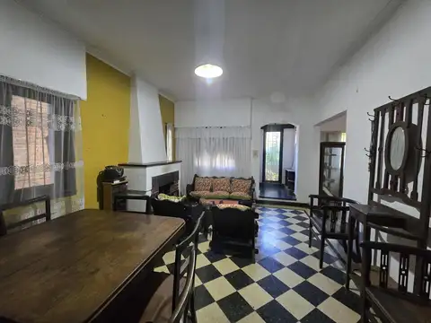 El Indio 61, E/ Potosí y Av. Fondo de la Legua