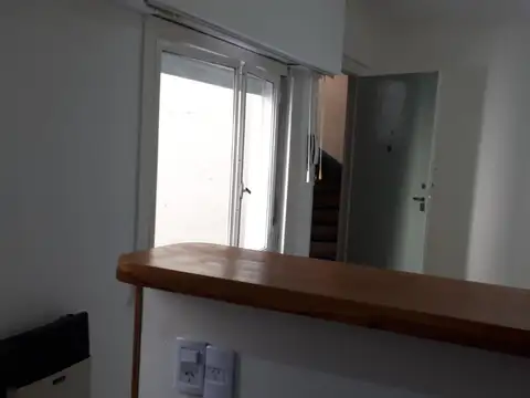 Peribebuy 6900, Piso 1