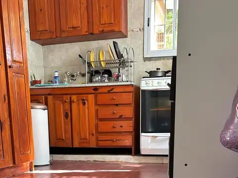 Casa 6 ambientes con 2 baños