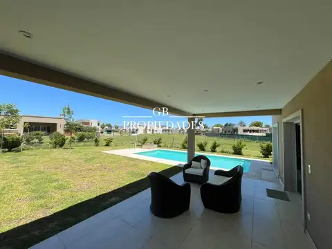 venta anual de Casa 4 AMBIENTES en Santa Lucia, Pilar