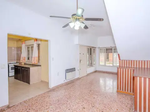 Venta Ph 4 ambientes patio cochera Villa Lynch
