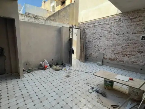 Departamento venta de Pasillo 2 dormitorios PH RECICLADO