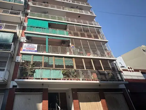 4 amb. frente con balcón corrido