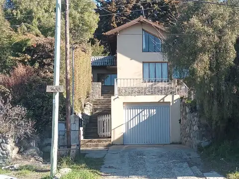 Casa en venta 4 amb Melipal sobre Av. Pioneros Bariloche con Plena Vista al Lago APTO CREDITO