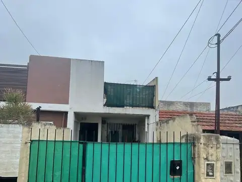 Casa 2 ambientes con 1 baño