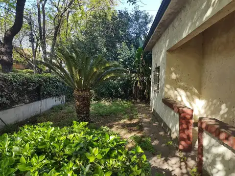 GRAN LOTE EN ZONA RB con Chalet tipo alemán a reciclar
