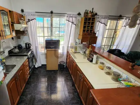 Casa 4 ambientes con 3 baños