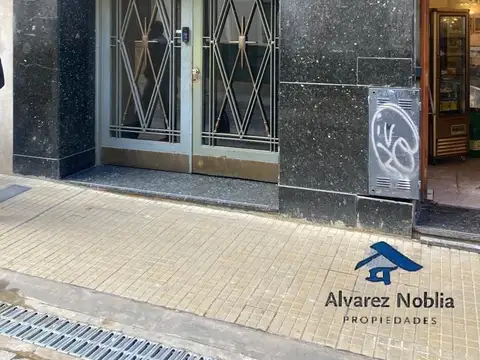Oficina en  pleno corazon del barrio Monserrat y a 3 cuadras de Palza de Mayo