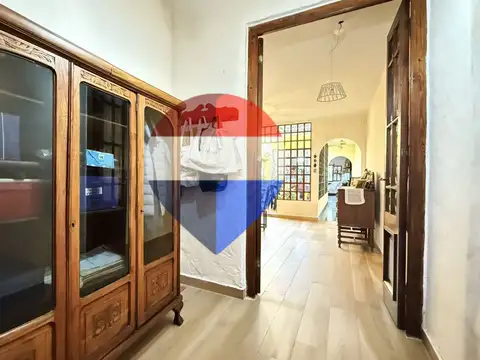 Casa 6 ambientes con 2 baños