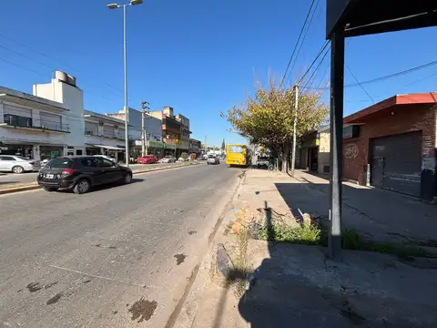 Local en Alquiler Via Pública