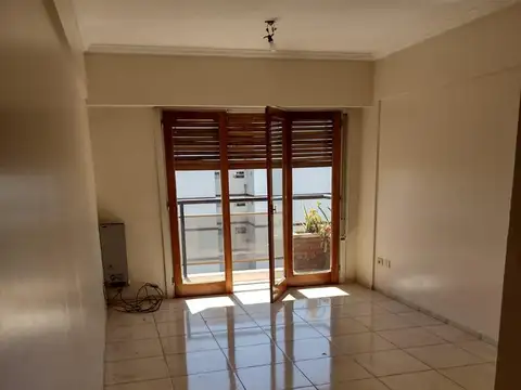 Departamento en Alquiler en Villa Ballester, $ 530.000