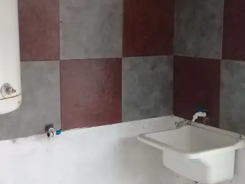 DUPLEX 3 AMBIENTES CON FONDO Y COCHERA