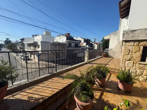 Depto Tipo Casa en Venta con 1 cocheras