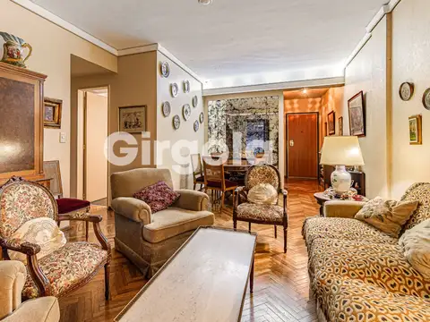 Departamento 3 ambientes con dependencia en venta en Caballito