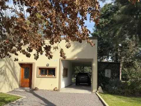 Casa en Venta con 4 cocheras