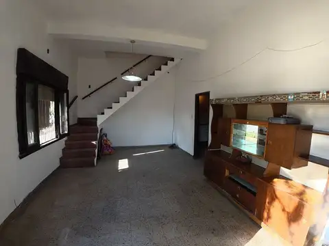 Depto Tipo Casa en Venta en Carapachay, USD 116.000